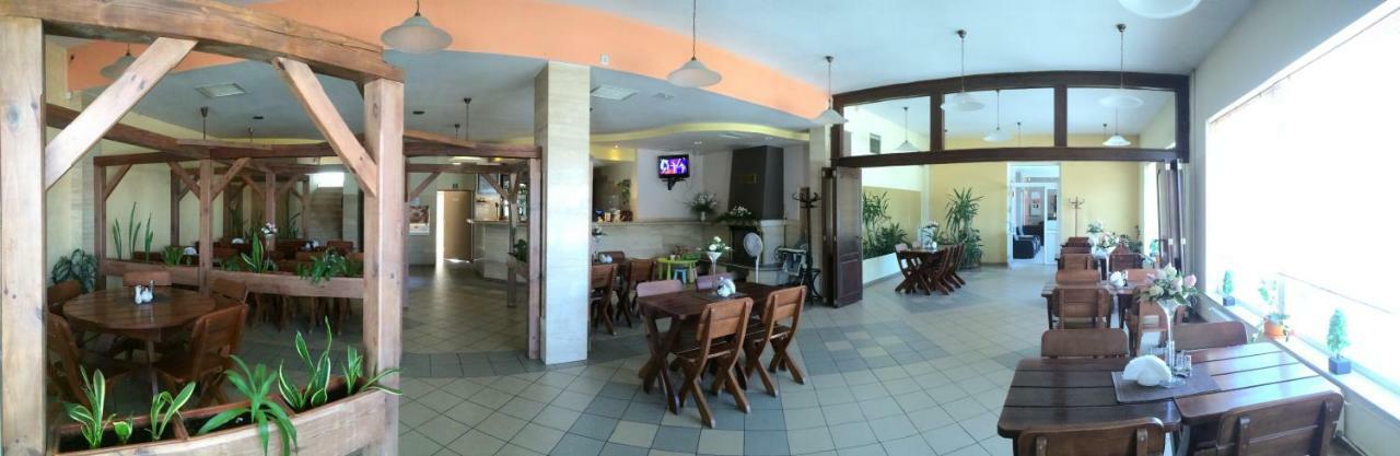 Hotel Dyminy كيلتشي المظهر الخارجي الصورة