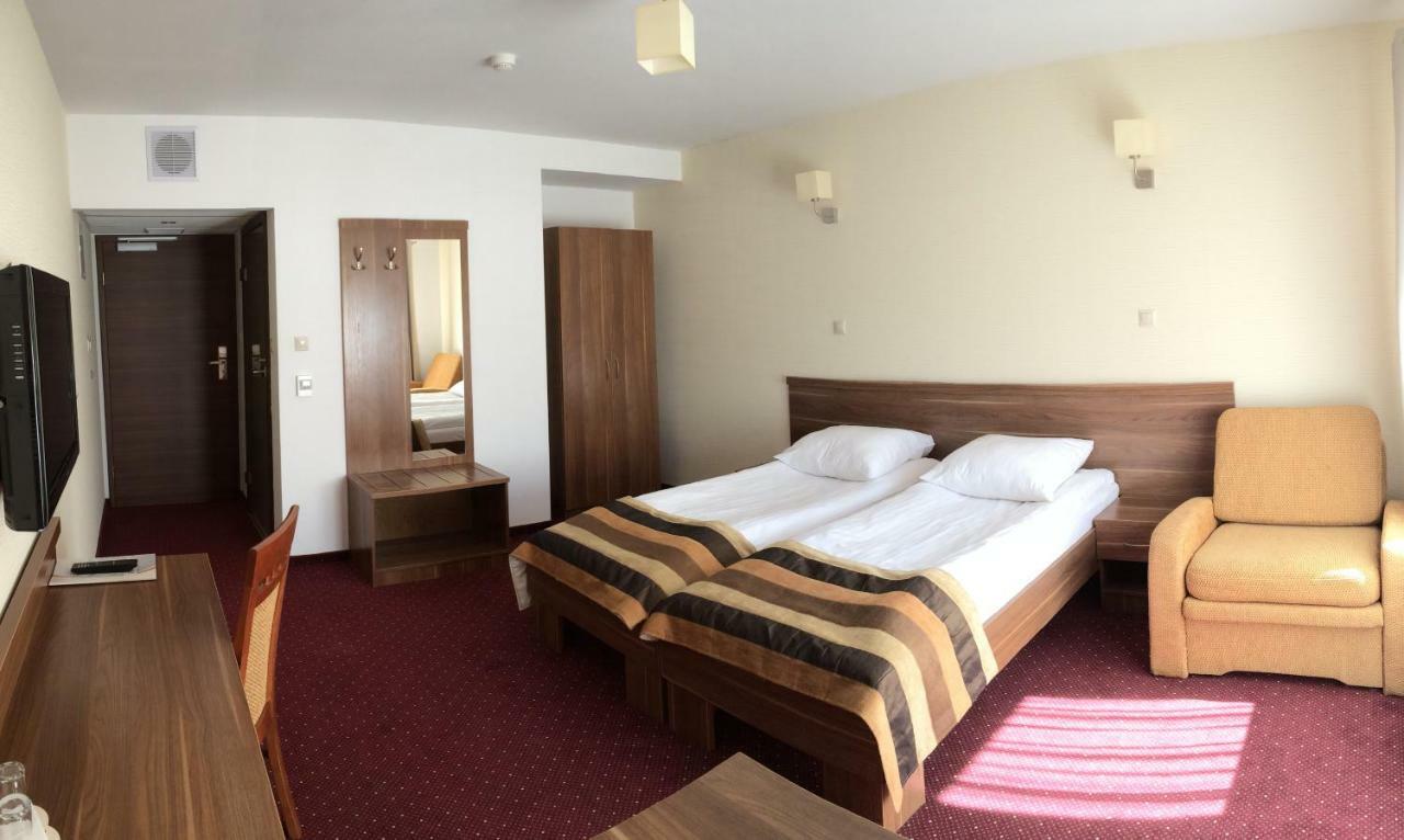 Hotel Dyminy كيلتشي المظهر الخارجي الصورة