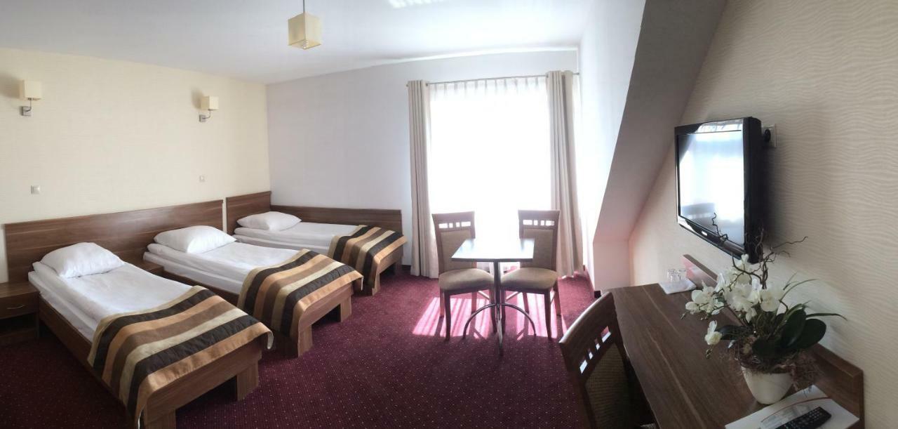 Hotel Dyminy كيلتشي المظهر الخارجي الصورة